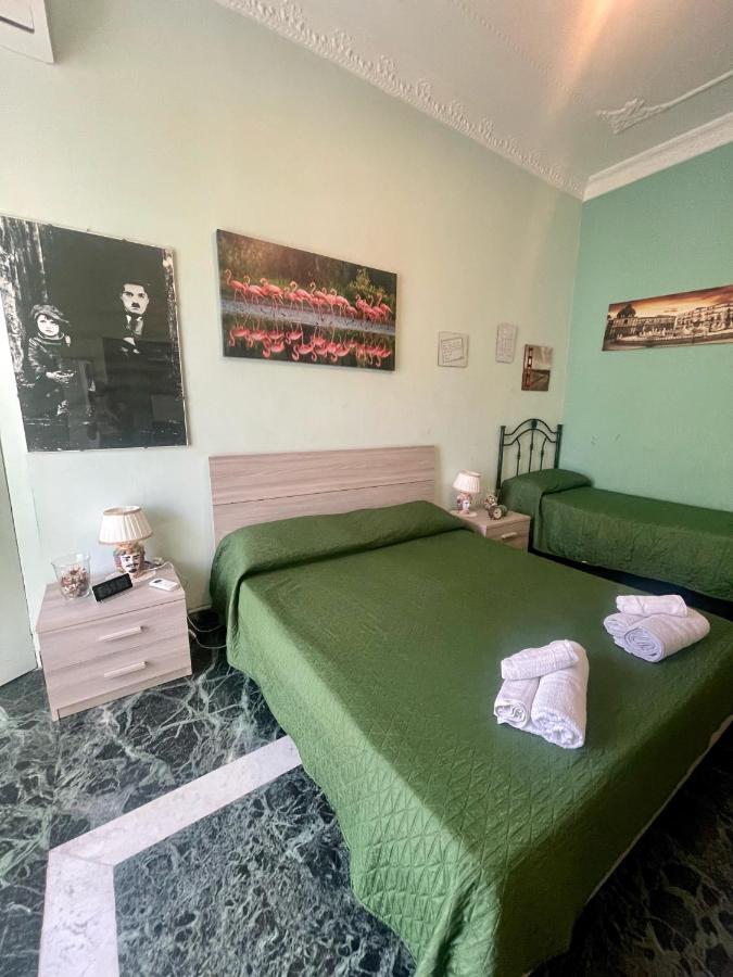 Maya'S Apartment Close To Ballaro Market And Central Station Palermo Kültér fotó